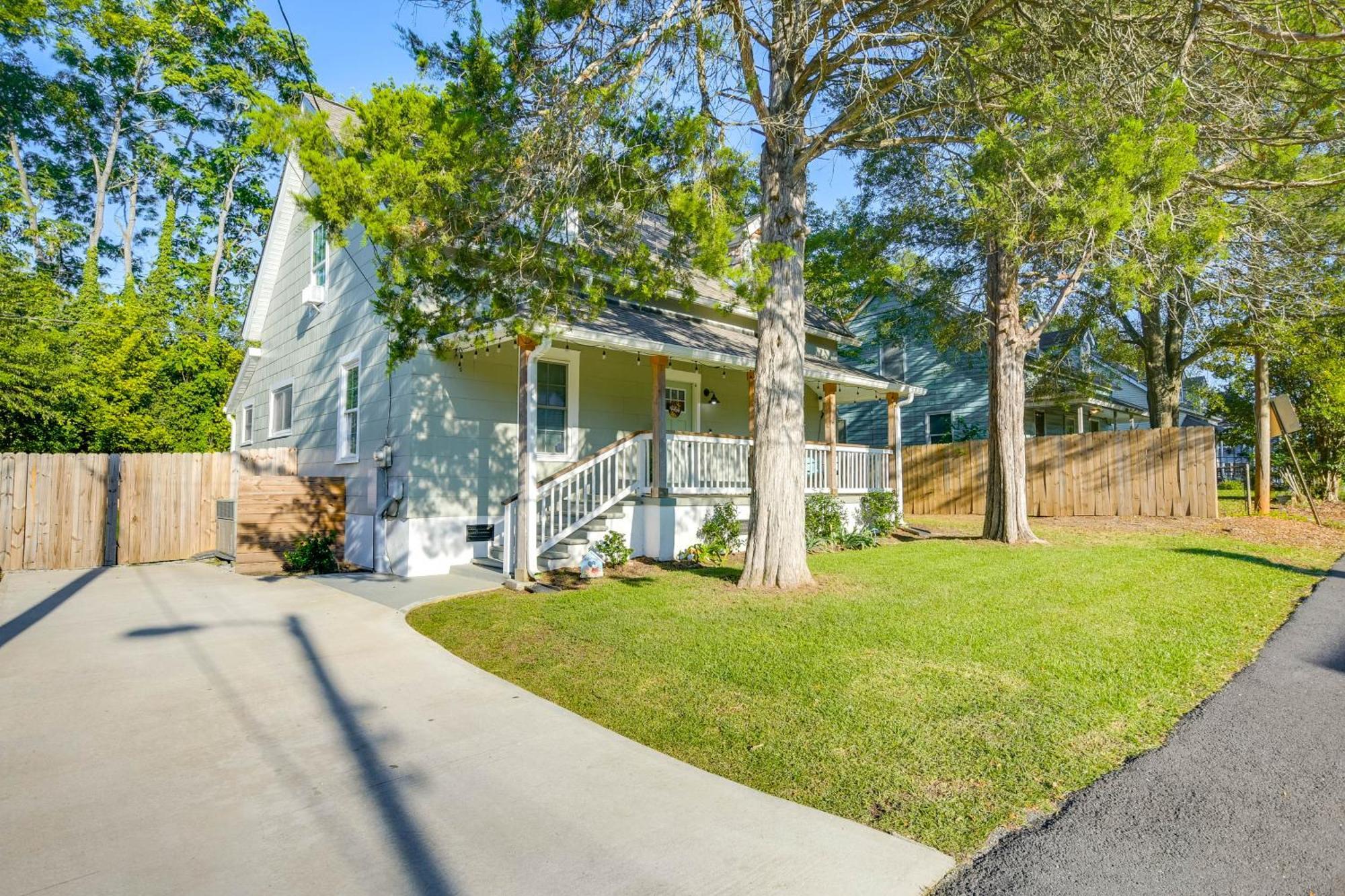 Greenville Escape With Deck And Fire Pit! Exterior photo